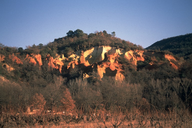 Falesie di ocra a Gargas. Foto Nath e Fred Michel (Archivio CDT Vaucluse)