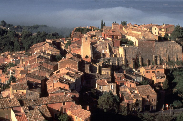 Scorcio del villaggio di Roussillon. Foto Jean Luc Seille (Archivio CDT Vaucluse)