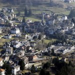 Veduta aerea del centro di Varzo (Archivio Studio Fotografico Rds Domodossola)