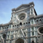 La facciata della cattedrale di Santa Maria del Fiore con marmi multicolore