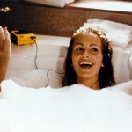 Vivian (Julia Roberts) si gode un bagno nella jacuzzi della suite in una memorabile scena di Pretty Woman