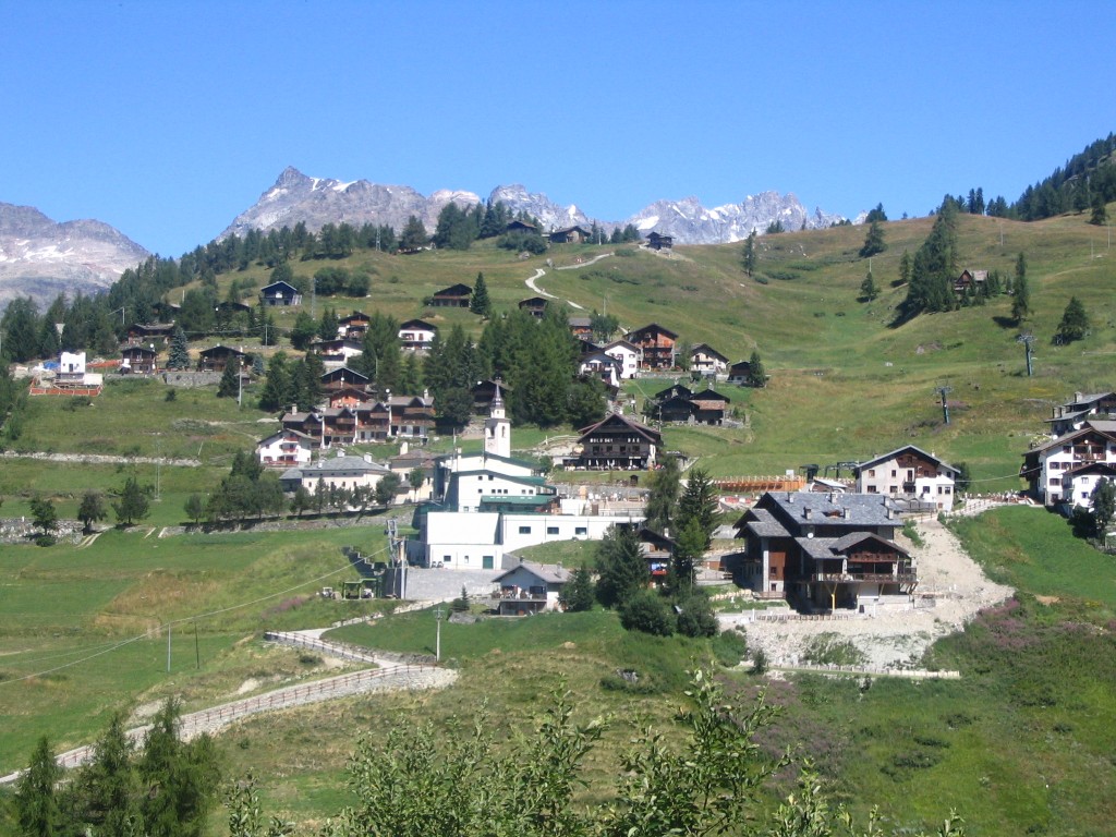 Il villaggio di Chamois conserva una rara atmosfera familiare