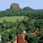 I tetti e la piscina del Sigiriya Village.php