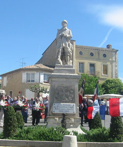 Il monumento a Gordes