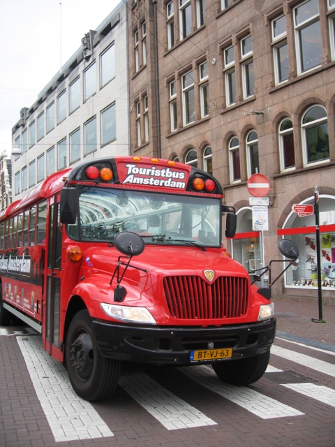 Amsterdam, il classico bus per turisti 216