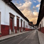 Patzcuaro, case bianche e rosse