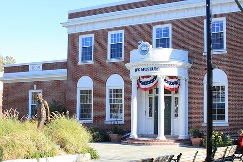 Hyannis, davanti al Museo JFK