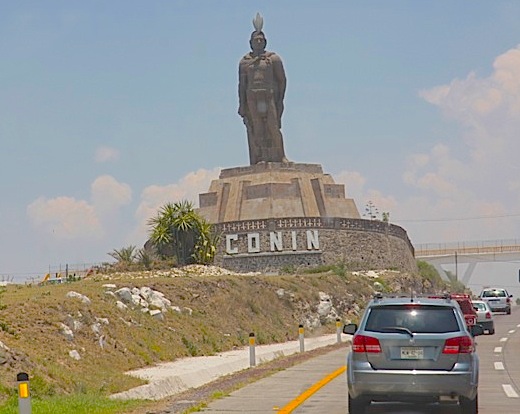 La statua dedicata al 'padre' degli indios Conin