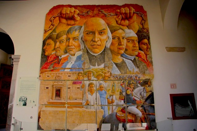 Murales dedicato alla fondazione e all'Indipendenza della Patria. Si vede Don Miguel Hidalgo