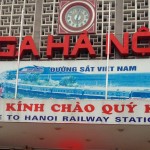 L'insegna della stazione centrale di Hanoi