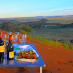 L'aperitivo sulle dune di sabbia rossa dei Boscimani