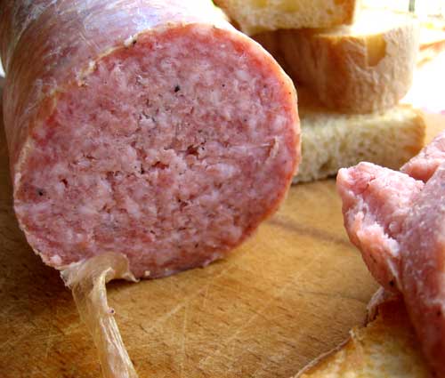 Ciauscolo, tipica pasta di salame marchigiano