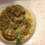 Ravioli di grano saraceno con verde di toma blu alle erbe