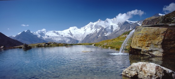 Uno dei laghi in quota, che d'inverno ghiaccia