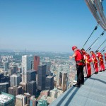 Con l'istruttore sulla CN Tower di Toronto