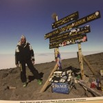 Mario sull'Uhruru Peak, la cima più alta del Kilimanjaro