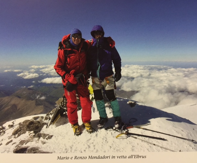 Mario Trimeri e Renzo Mondadori in cima all'Elbrus