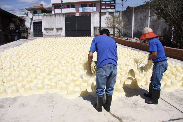 Messi ad asciugare ricordano tanti cappelletti di pasta