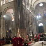 Dentro la Cattedrale di Santiago e il grande incensiere (botafumeiro)