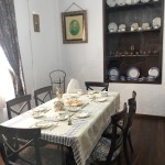 Una tipica sala da pranzo inglese dell'epoca