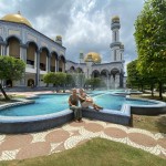 Davanti alla grande Moschea Jame' Asr Hassanal Bolkiah