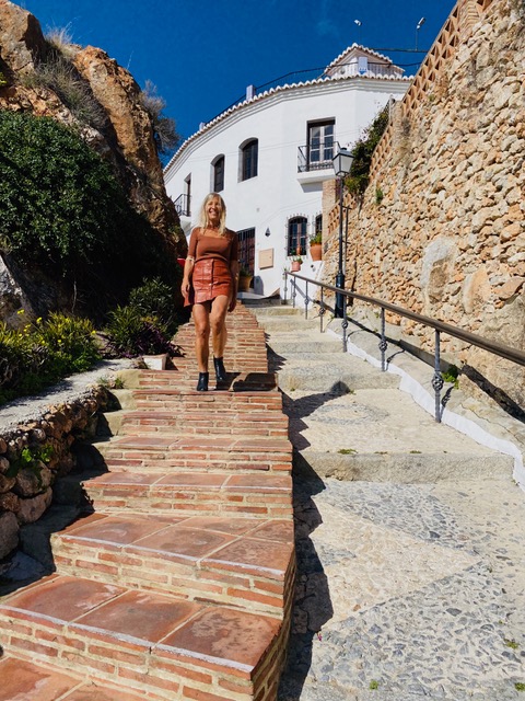 Tra le scalinate di Frigiliana