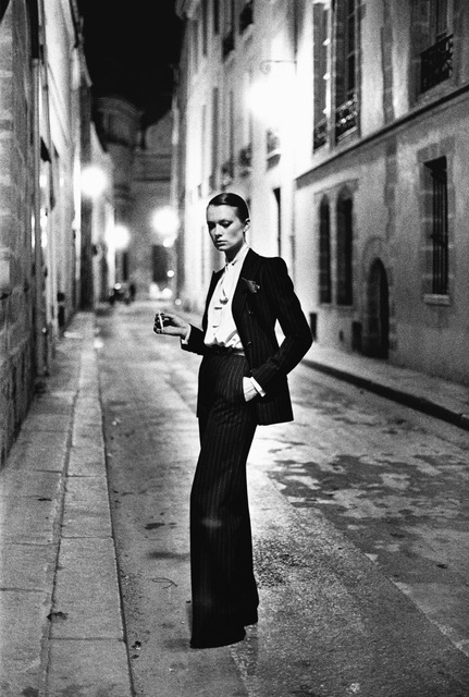 9-helmut-newton-rue-aubriot-yves-saint-laurent-french-vogue-paris-1975-helmut-newton-foundation