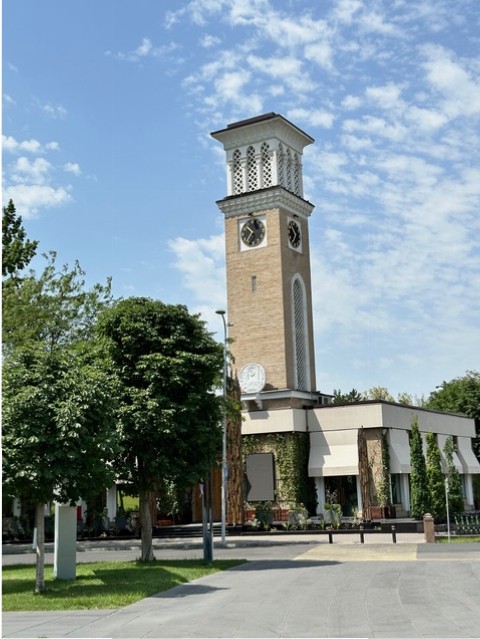 Tashkent tra la piazza Amir Temir e il Baazar Chorsu