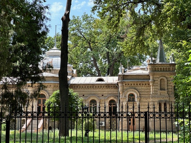 Tashkent tra la piazza Amir Temir e il Baazar Chorsu