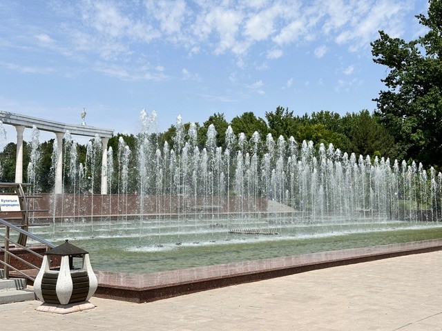 Tashkent tra la piazza Amir Temir e il Baazar Chorsu