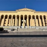 Il Parlamento senza festoni